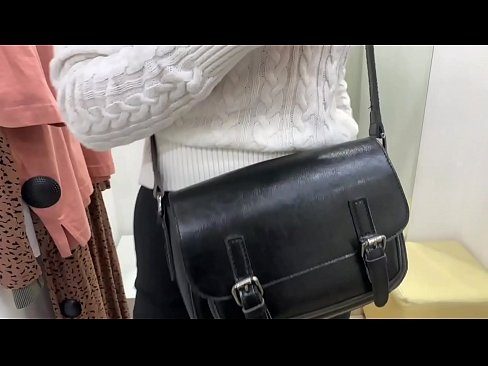❤️ Masturbación pública de la joven zorra FeralBerry con un consolador en el probador ️ Video de porno en es.mobilecric.top ❌️